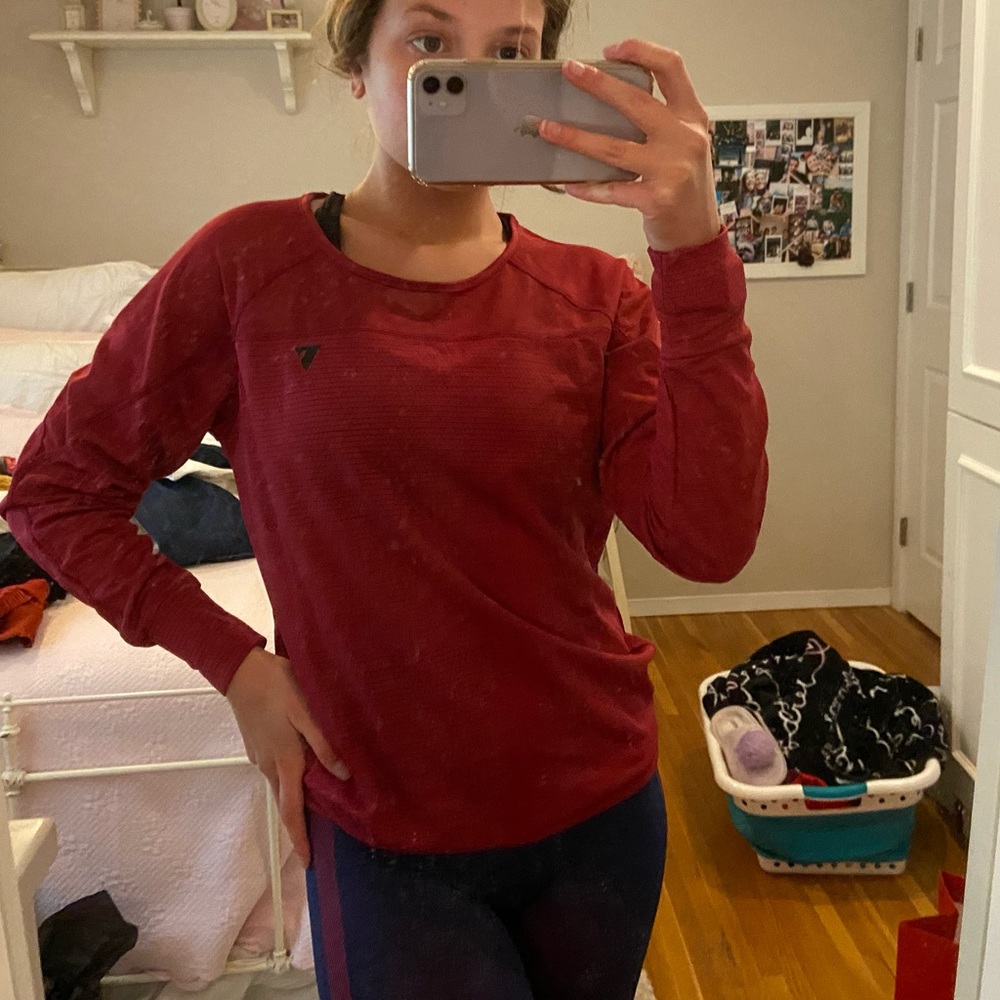 Workout top - Picture 2 of 2